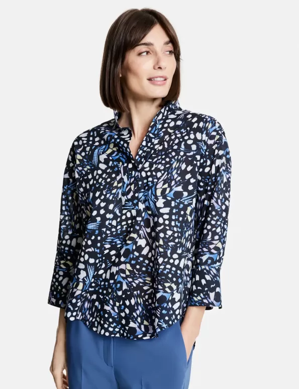 Patterned 3/4-sleeve blouse with an open stand-up collar