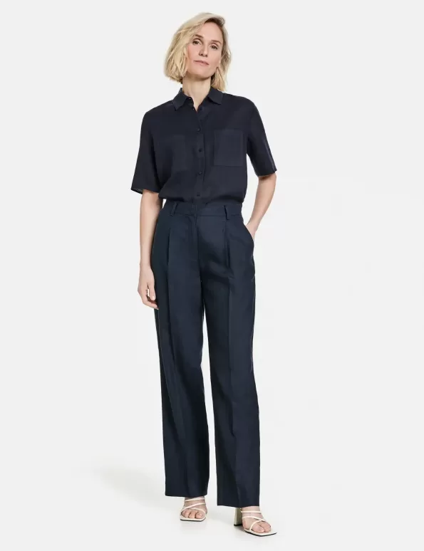 Wide-leg trousers made of pure linen