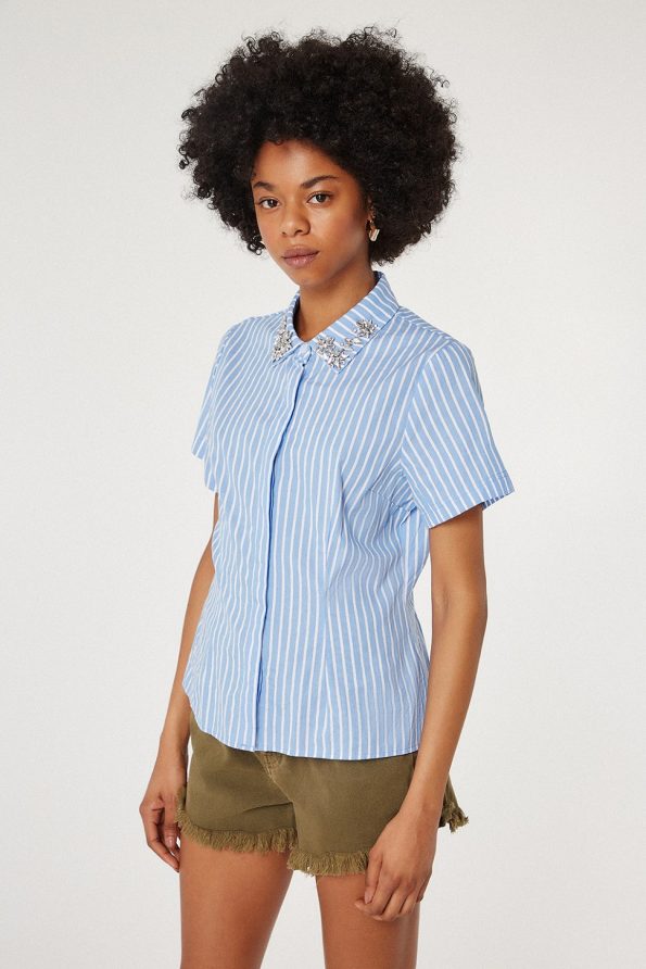Striped shirt with shiny details on the collar