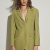 Blazer with collar and front closure
