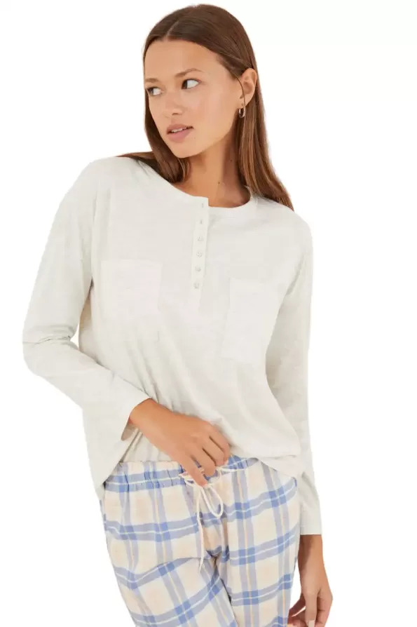 T-shirt with beige pockets