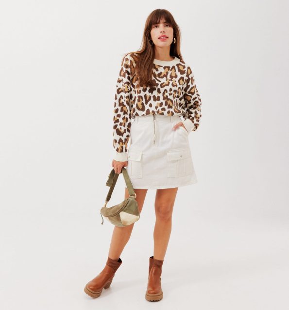 Short cargo skirt