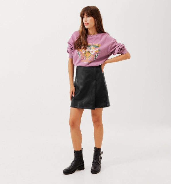Short faux leather skirt