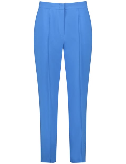 7/8-length trousers made of stretch fabric