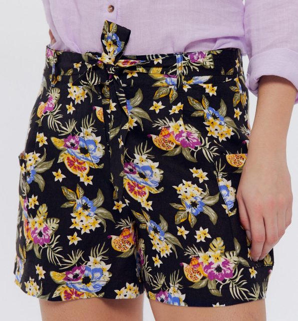 Patterned linen shorts