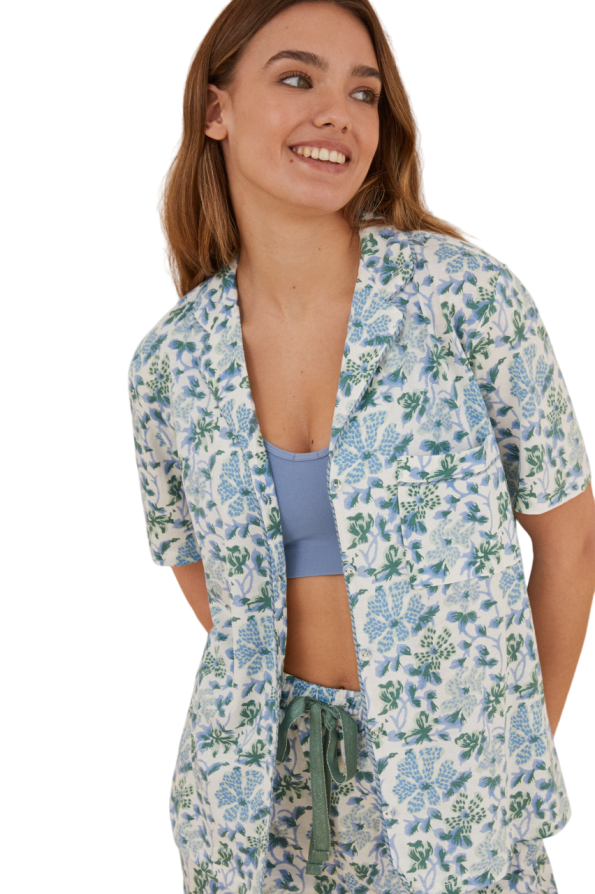 Pajamas with flower pattern