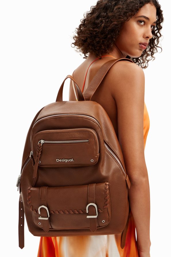 L pockets backpack