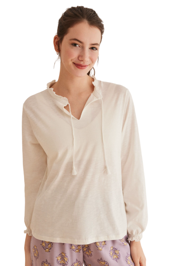long sleeve V-neck T-shirt