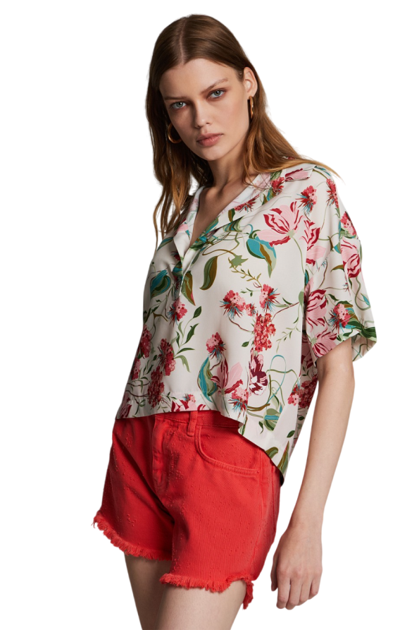 Floral blouse with collar