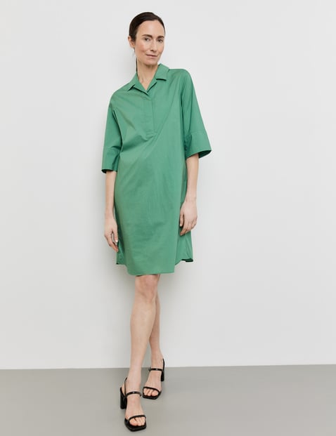 Casual linen dress with an inverted pleat