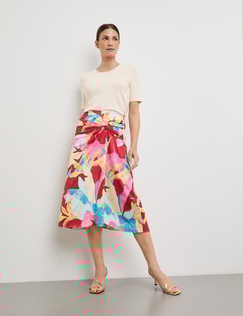 Patterned skirt with a tie detail