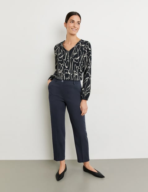 Elegant 7/8-length trousers