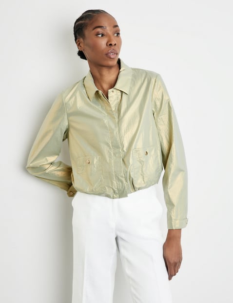 Short blazer with metallic finish