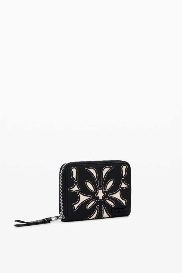 Wallet with flowers