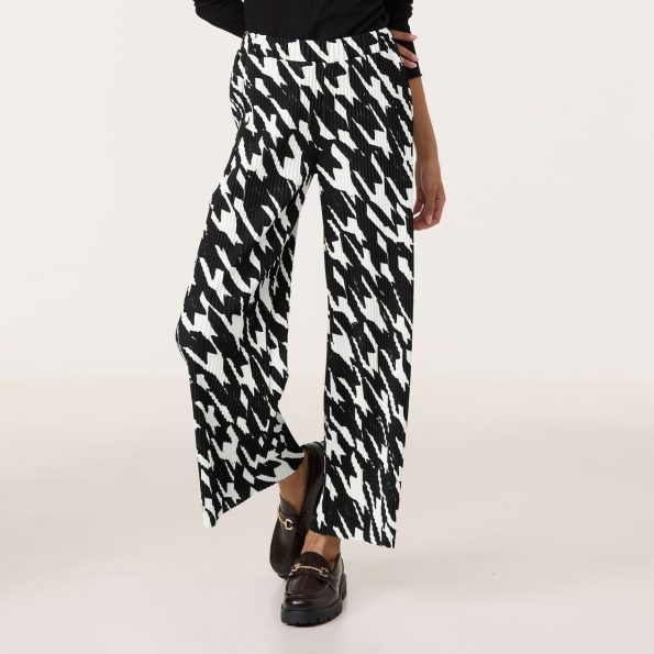 Patterned Pleated Trousers