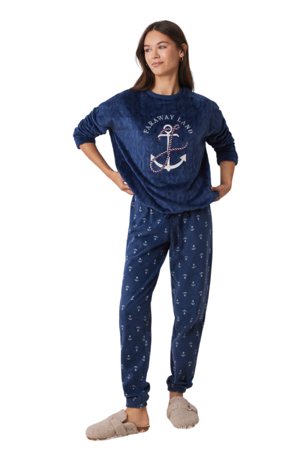 Long-Sleeved Fleece Pajamas Set