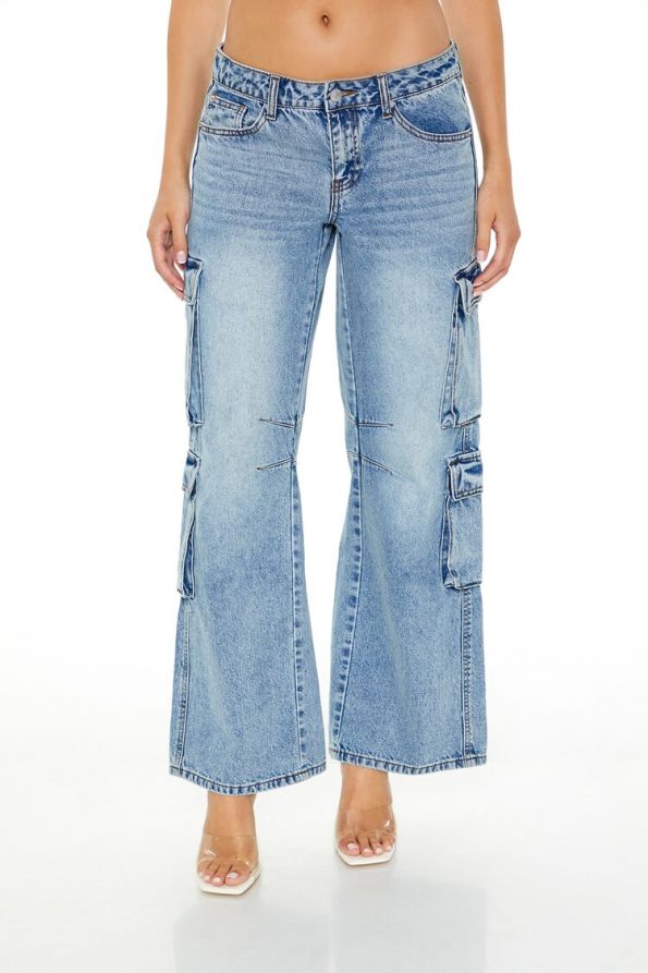 Low-Rise Wide-Leg Cargo Jeans