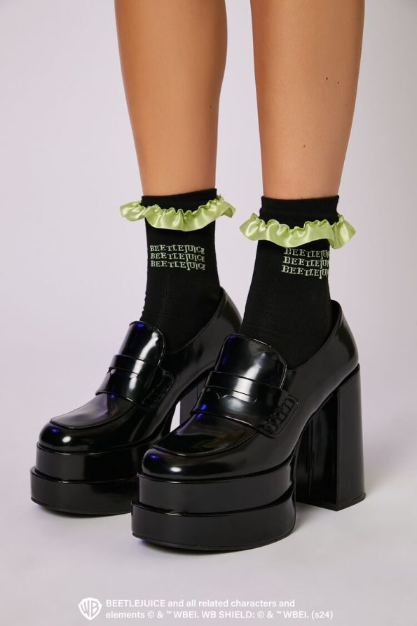 Beetlejuice Beetlejuice Ruffle Crew Socks