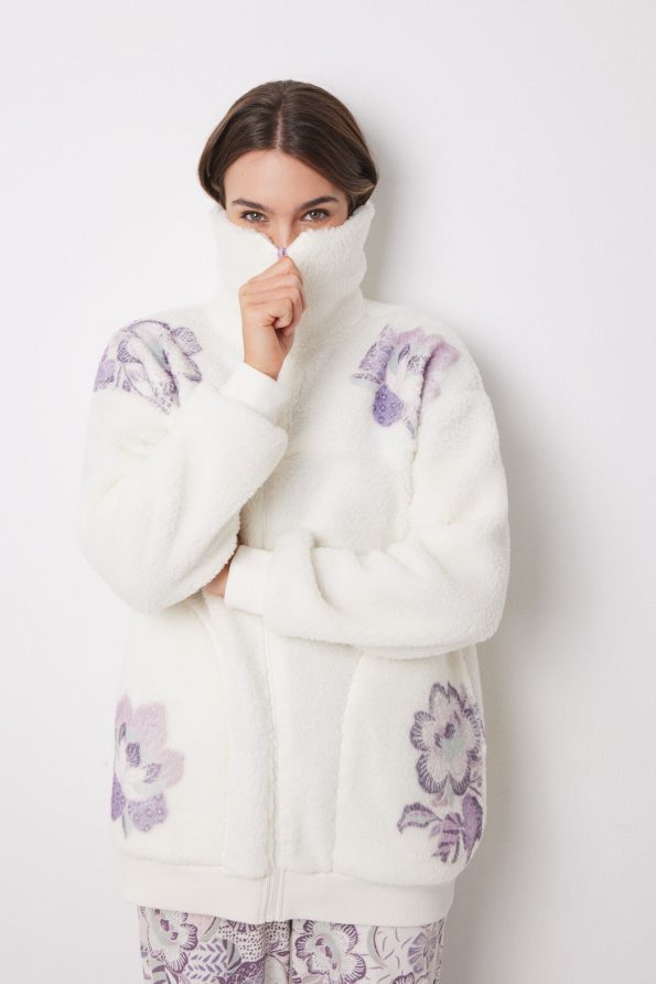 Short Sheepskin Robe With Flowers